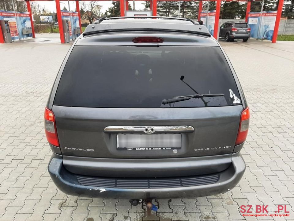 2004' Chrysler Grand Voyager photo #5