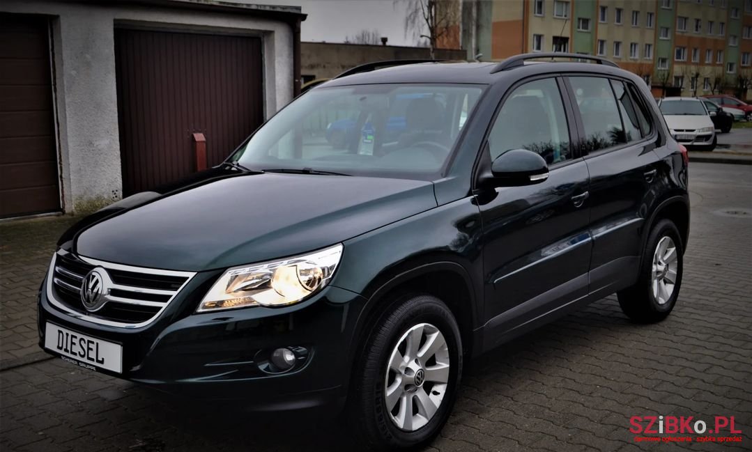 2010' Volkswagen Tiguan photo #3