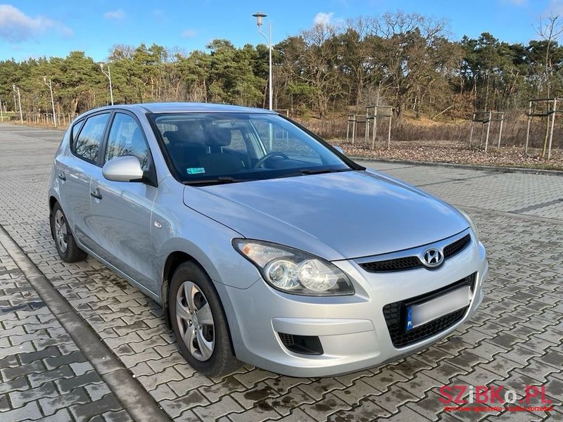 2010' Hyundai i30 1.6 Crdi Classic photo #1