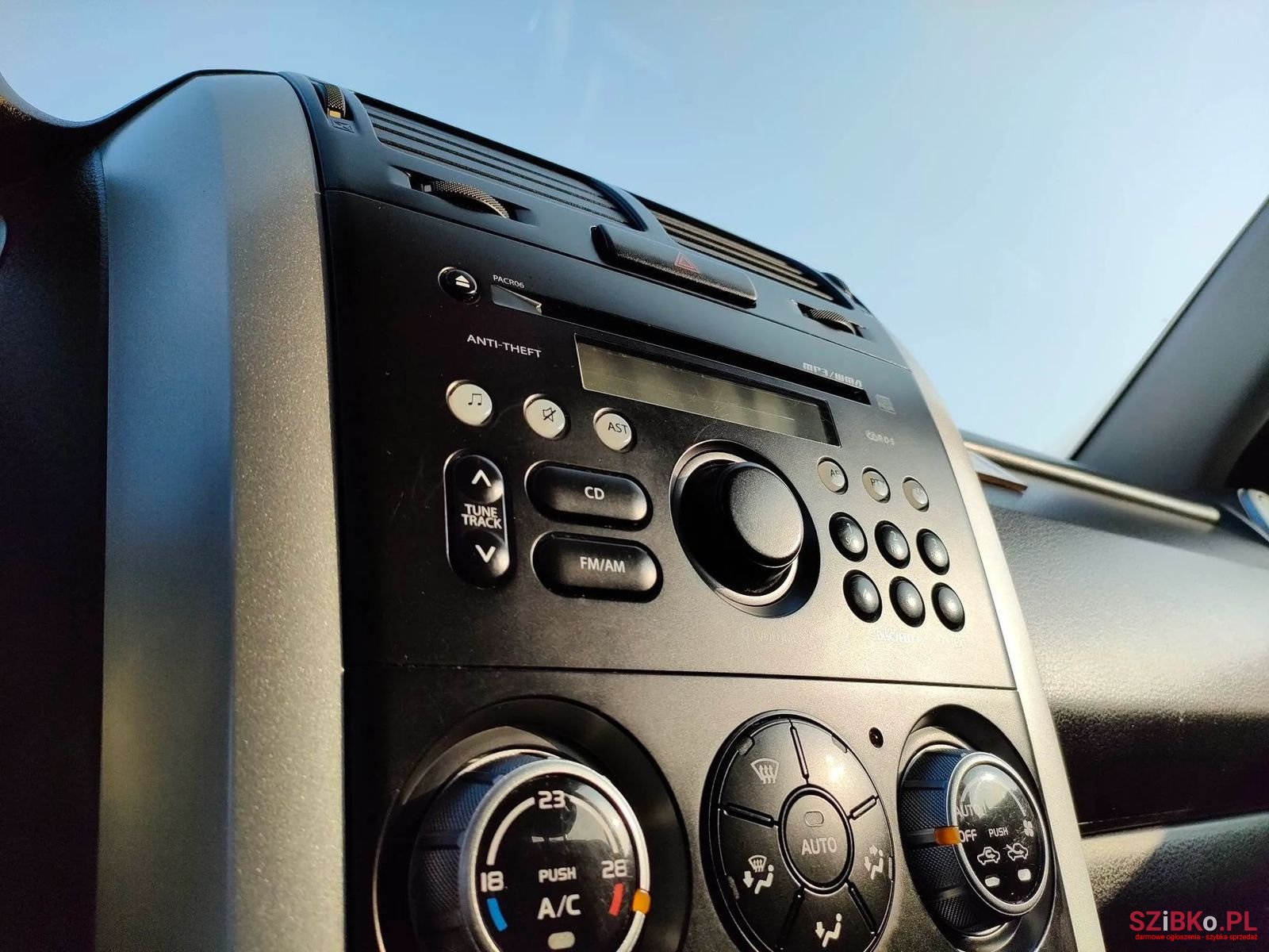 2009' Suzuki Grand Vitara photo #2