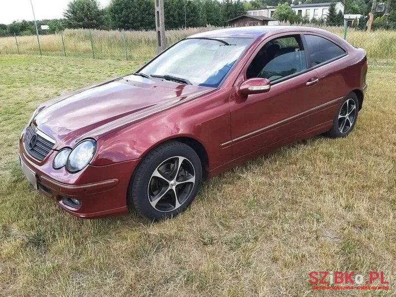 2004' Mercedes-Benz C-Class photo #3