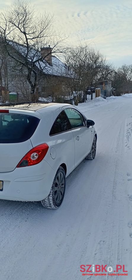 2011' Opel Corsa photo #4