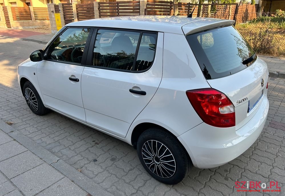 2013' Skoda Fabia 1.6 Tdi Dpf Active photo #5