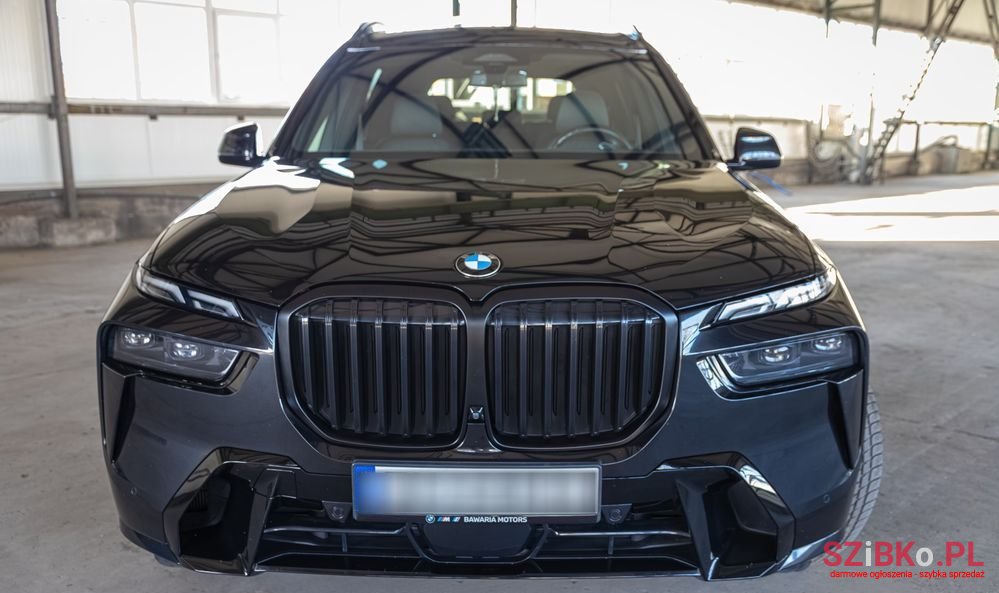 2023' BMW X7 photo #5