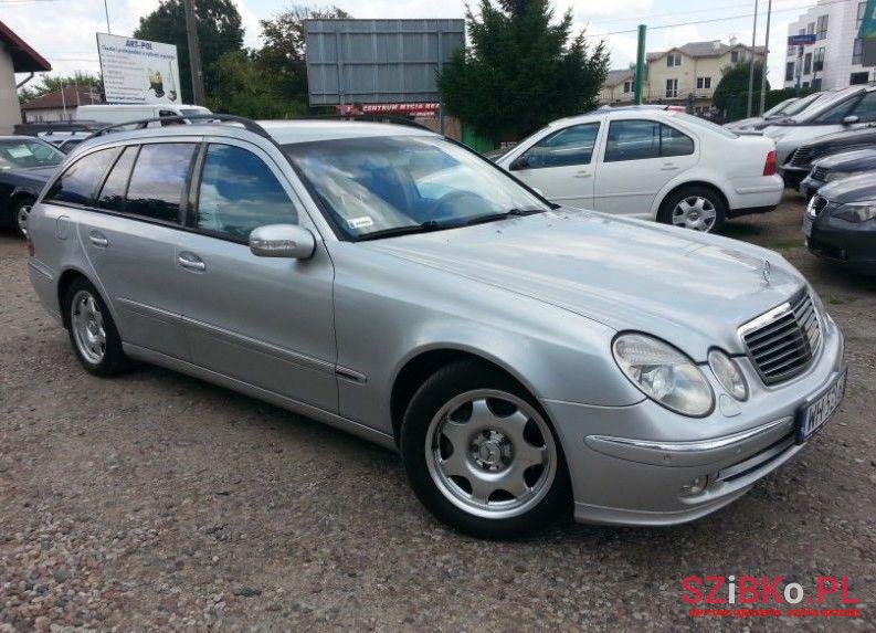 2004' Mercedes-Benz Klasa E photo #1