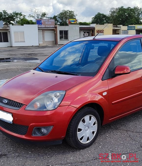 2007' Ford Fiesta photo #2