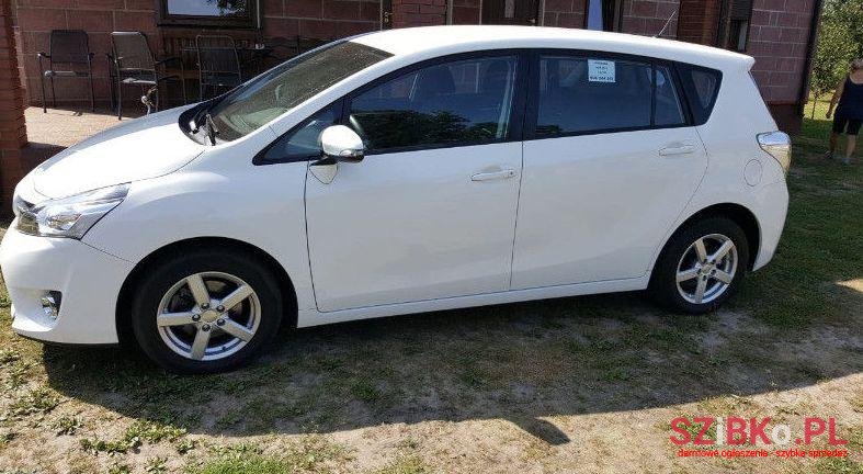 2016' Toyota Verso photo #1