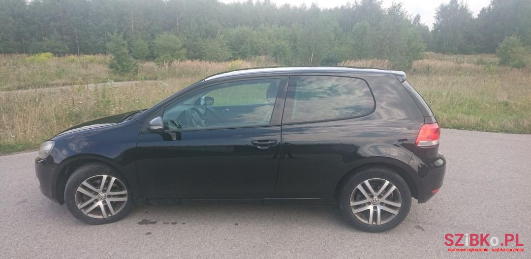 2009' Volkswagen Golf photo #3