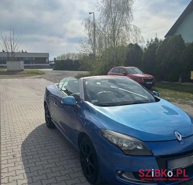 2011' Renault Megane photo #1