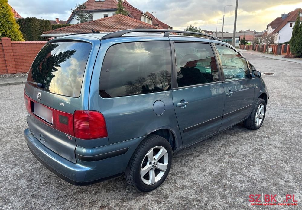 2001' Volkswagen Sharan photo #3