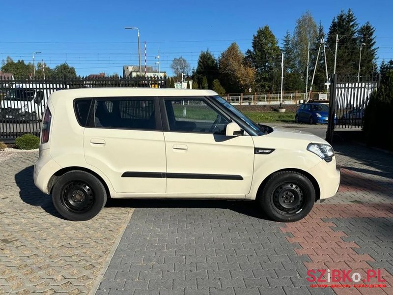 2010' Kia Soul 1.6 Crdi Xl photo #3