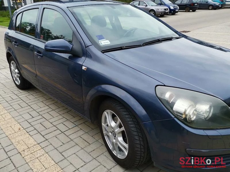 2006' Opel Astra photo #2