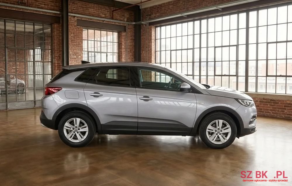 2018' Opel Grandland X photo #2