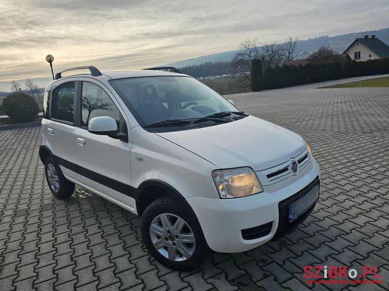 2011' Fiat Panda 1.2 4X4 Climbing photo #2