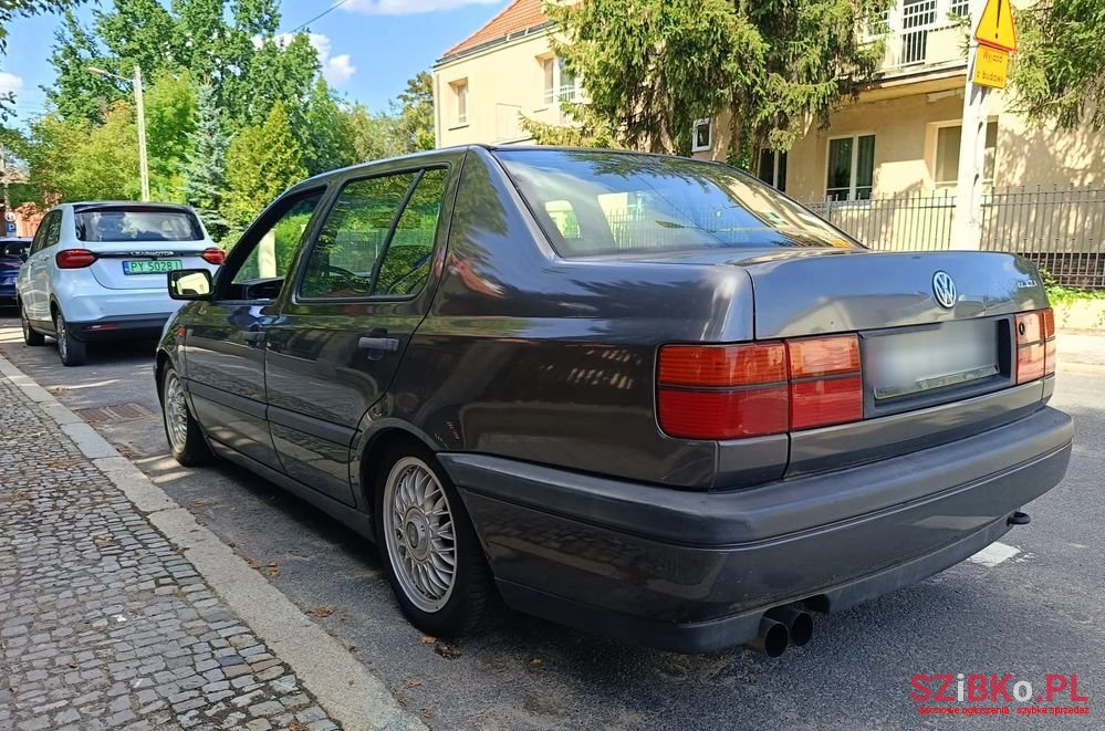 1994' Volkswagen Vento photo #4
