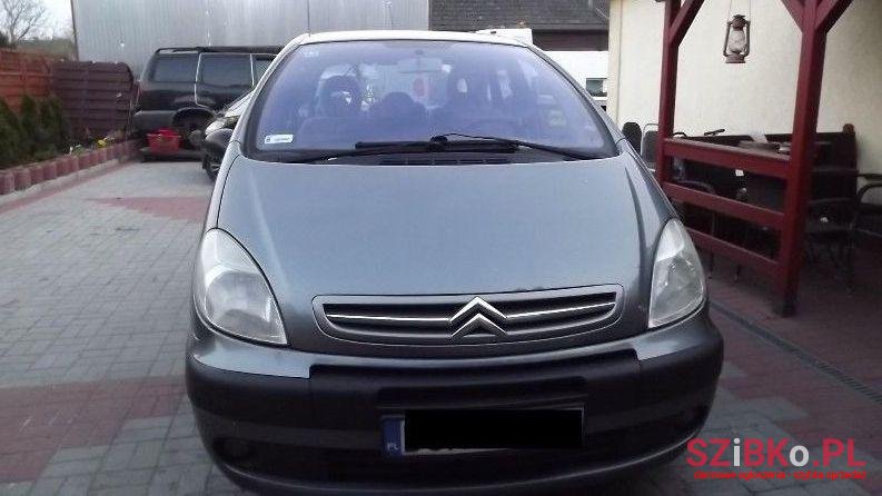 2004' Citroen Xsara Picasso photo #1