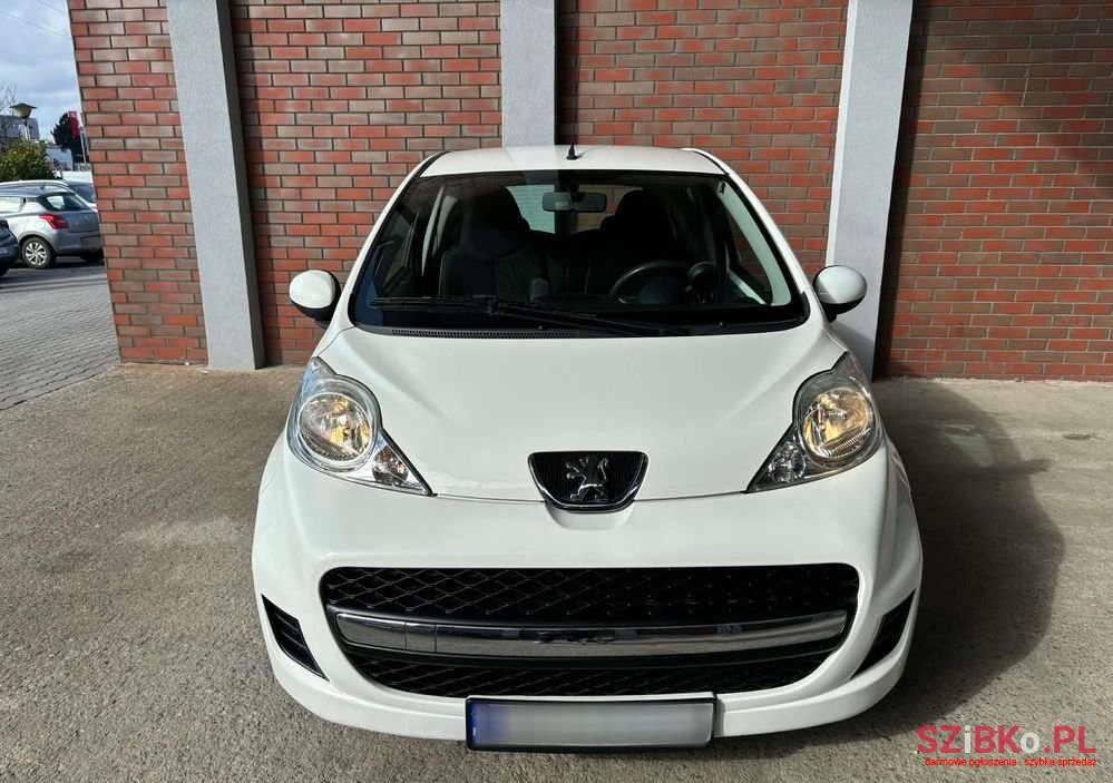 2009' Peugeot 107 70 Filou photo #4