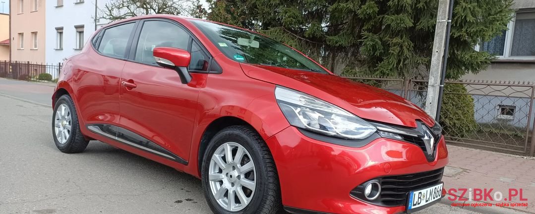 2013' Renault Clio photo #2