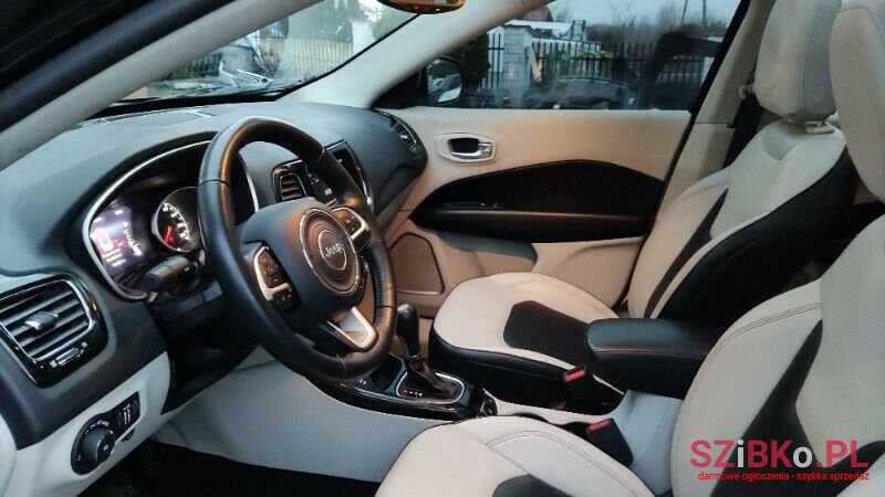 2019' Jeep Compass photo #6