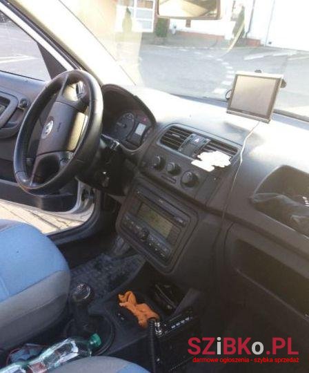 2007' Skoda Roomster photo #2