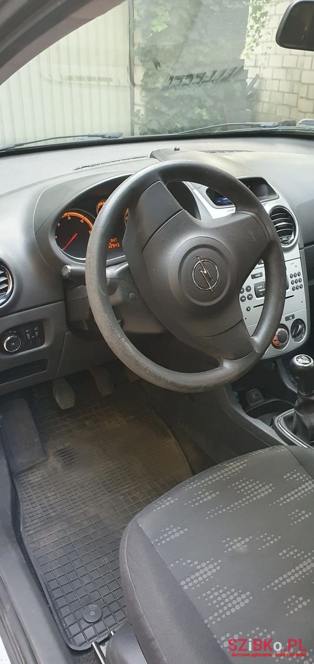 2011' Opel Corsa photo #6