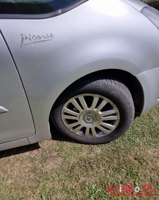 2007' Citroen C4 Picasso photo #5