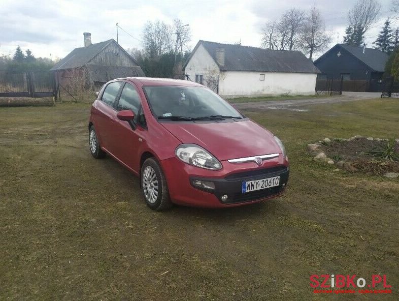 2010' Fiat Punto photo #1