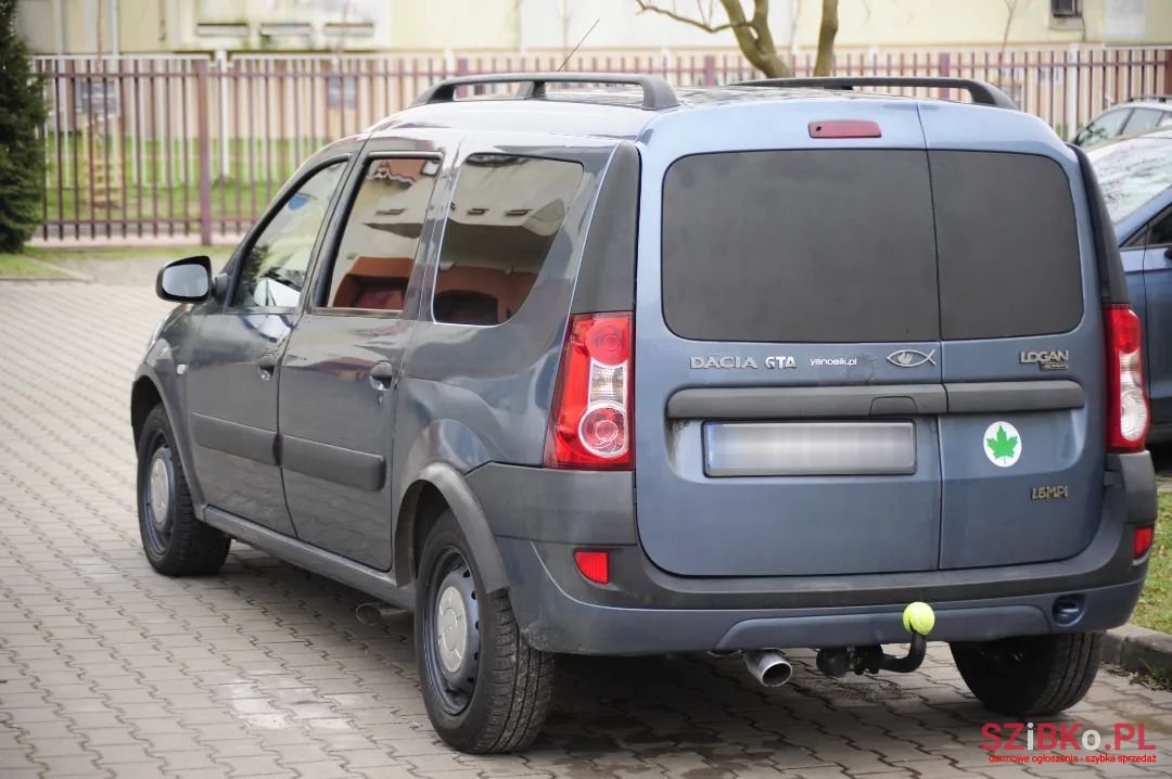 2008' Dacia Logan photo #3