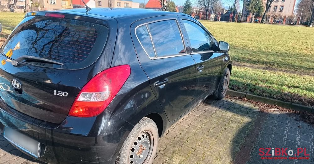 2010' Hyundai i20 1.2 Classic photo #5