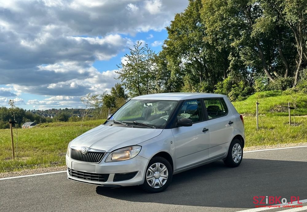 2011' Skoda Fabia photo #1