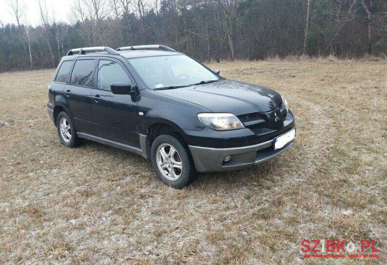 2004' Mitsubishi Outlander photo #1