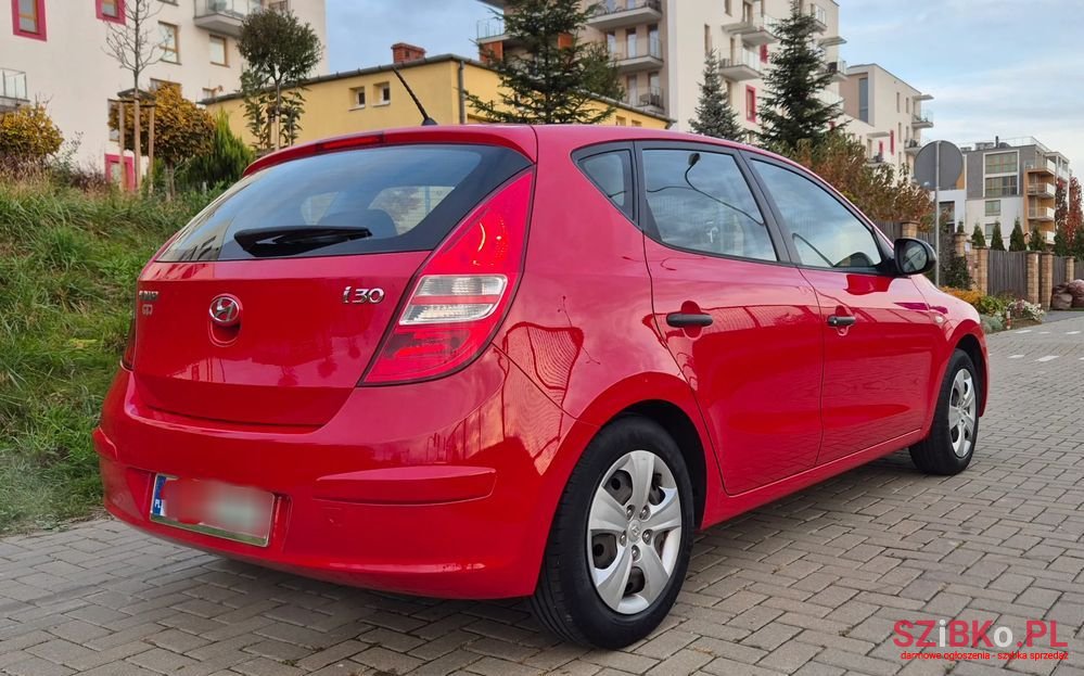 2010' Hyundai i30 photo #5