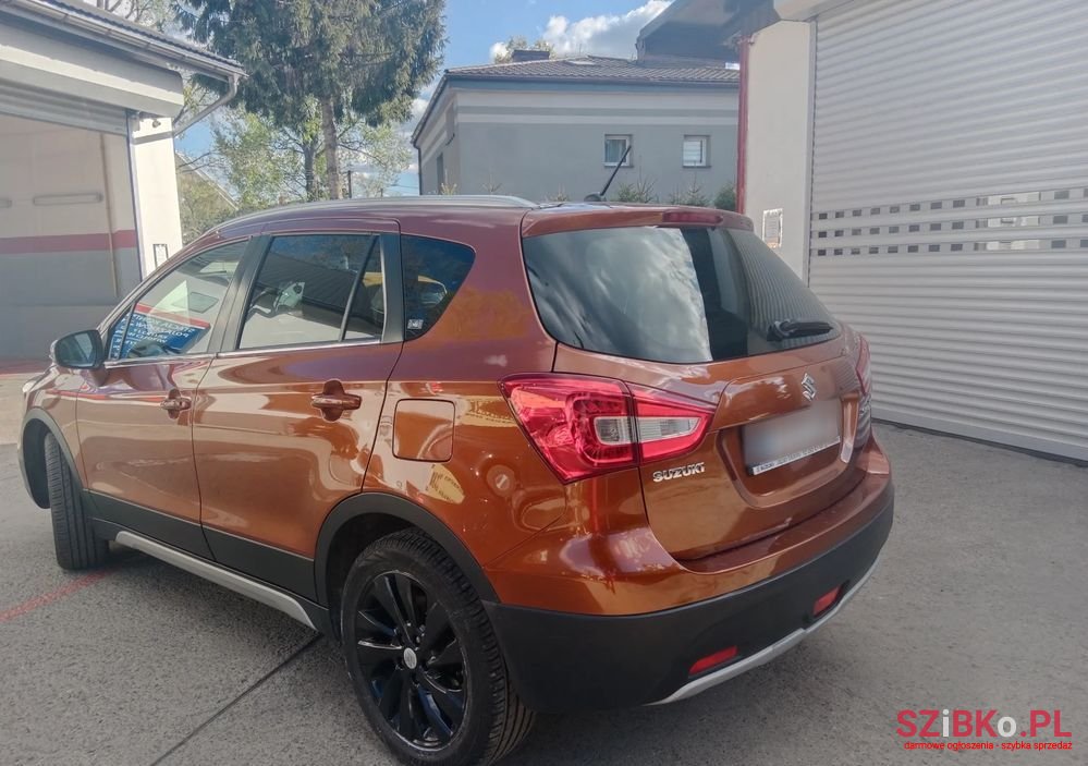 2017' Suzuki SX4 photo #2