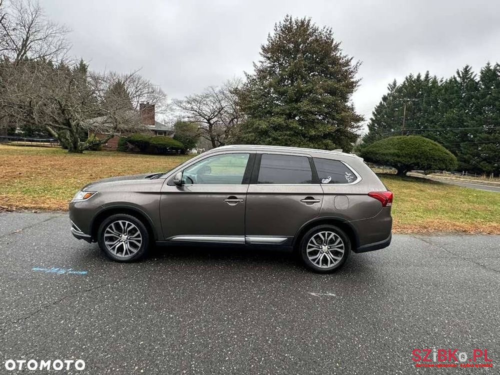2018' Mitsubishi Outlander photo #4