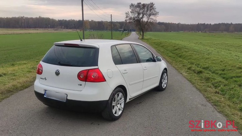 2008' Volkswagen Golf photo #2