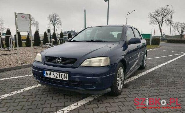 2004' Opel Astra photo #1