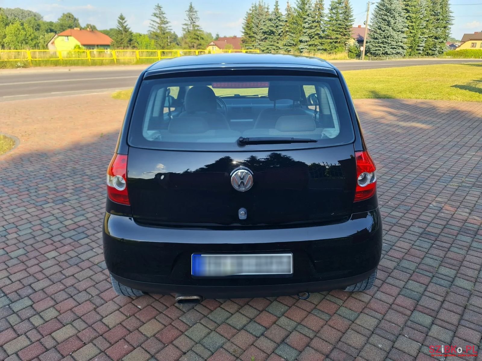 2005' Volkswagen Fox photo #4