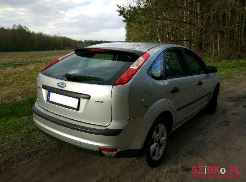 2005' Ford Focus photo #2