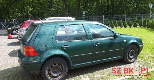 2000' Volkswagen Golf photo #1
