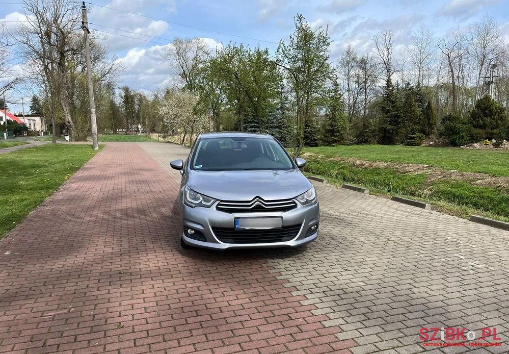 2016' Citroen C4 1.6 Bluehdi Feel photo #1