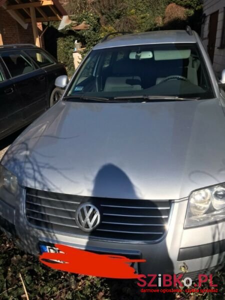 2004' Volkswagen Passat photo #1