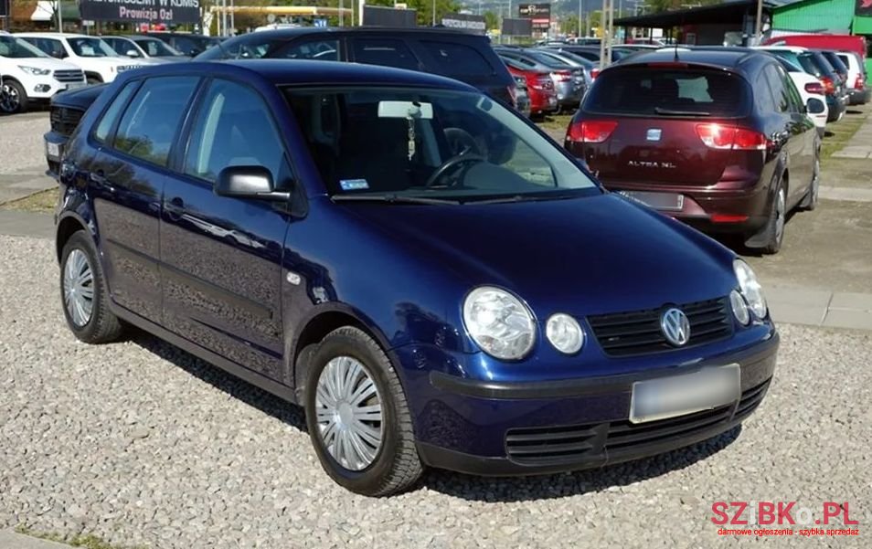 2002' Volkswagen Polo photo #1