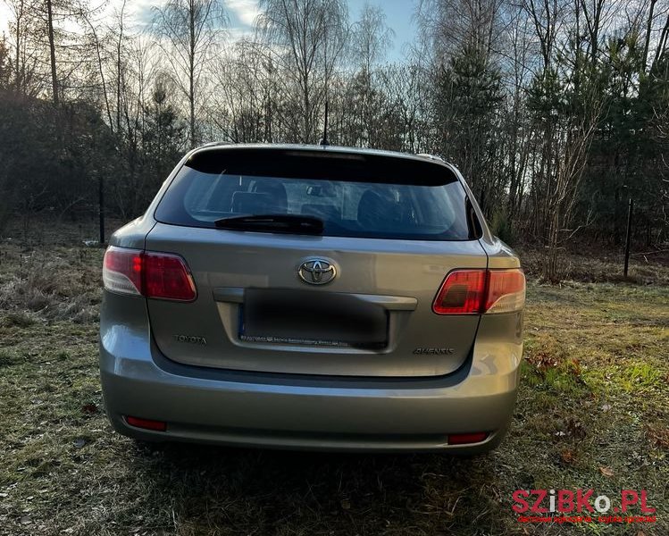 2009' Toyota Avensis 2.0 D-4D Sol photo #6