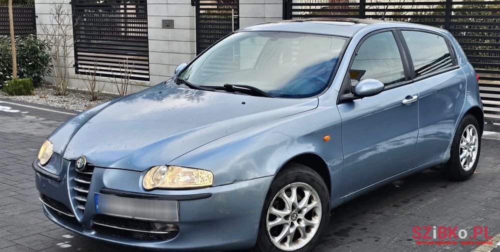 2002' Alfa Romeo 147 photo #2