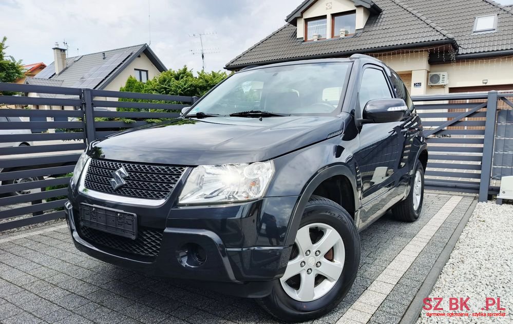 2011' Suzuki Grand Vitara photo #1
