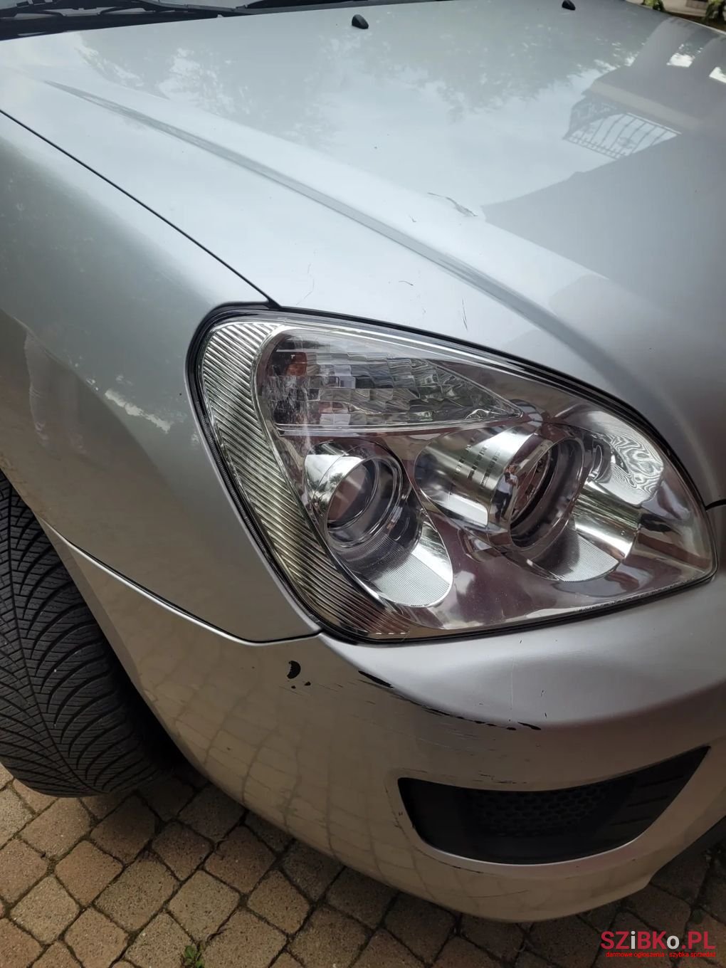 2009' Kia Carens photo #6