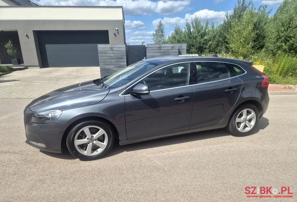 2012' Volvo V40 photo #3