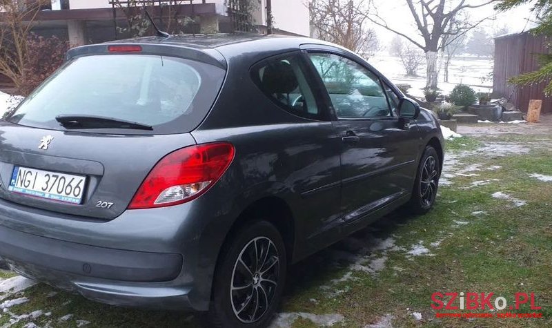 2009' Peugeot 207 photo #2