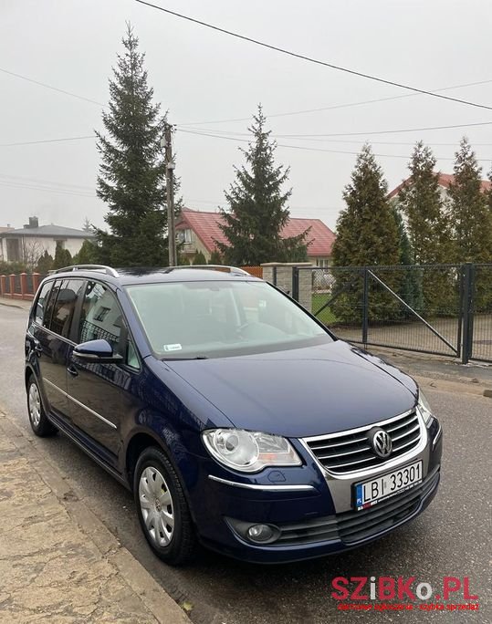 2009' Volkswagen Touran photo #1