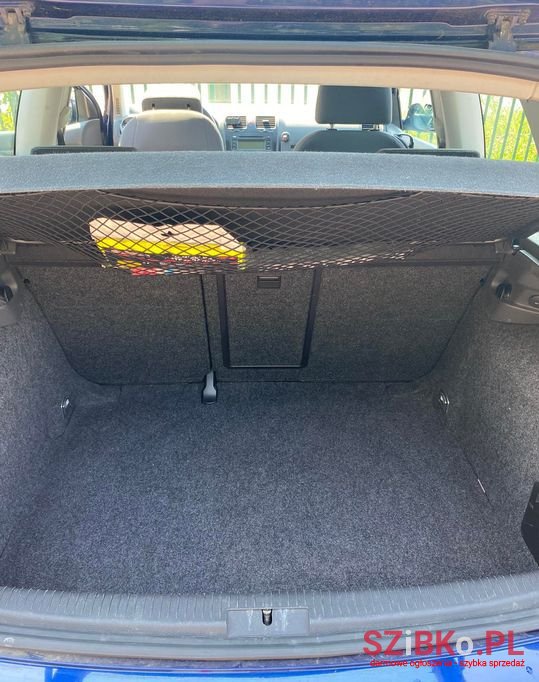 2005' Volkswagen Golf photo #6